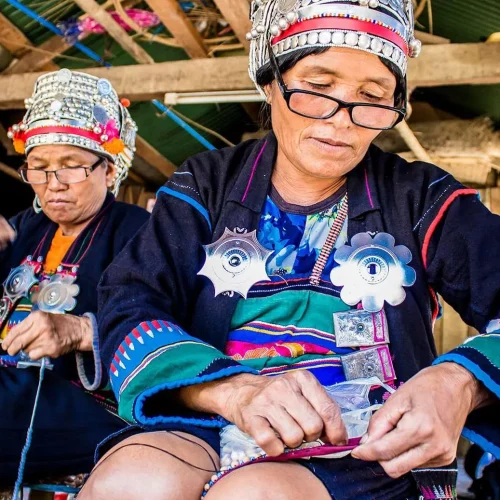 ock-pop-tok-laos-akha-ladies